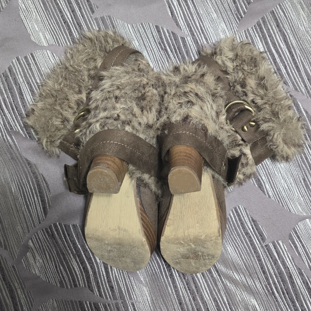 Boots - Picture 3 of 3